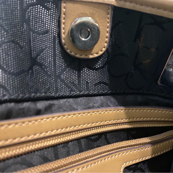 Calvin Klein shoulder bag - Picture 9 of 10